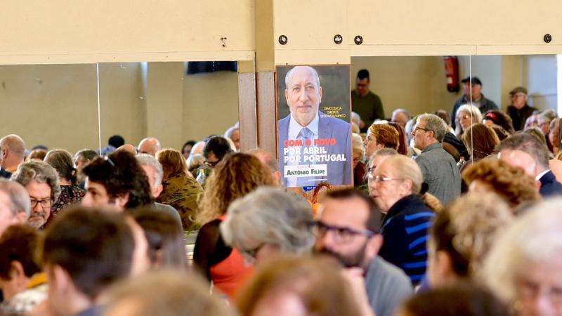 Almoço com apoiantes, no Clube Recreativo do Feijó