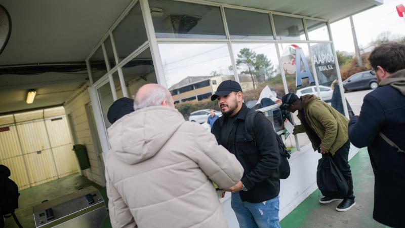 Contacto com trabalhadores da AAPICO