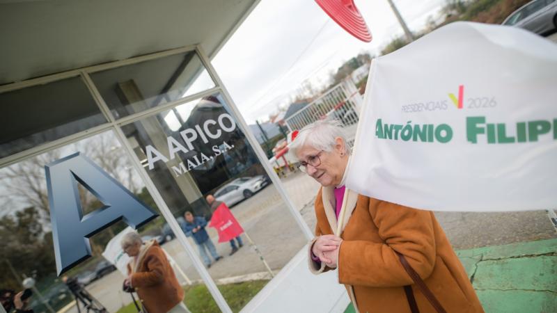 Contacto com trabalhadores da AAPICO